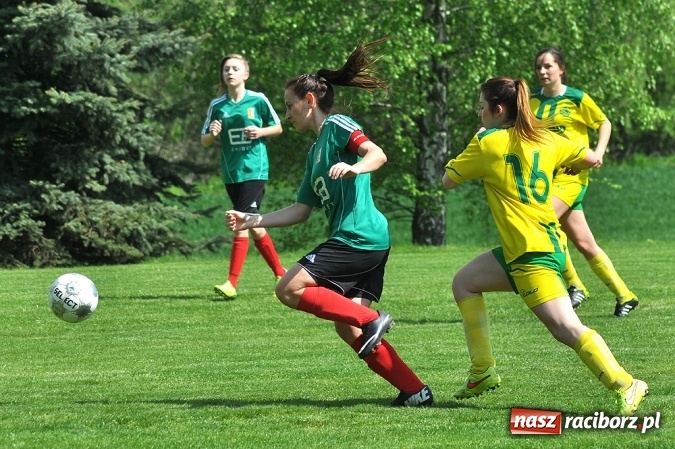 Zdjęcie w galerii na portalu naszraciborz.pl: Piłkarki z Gamowa bliskie sprawienia niespodzianki wiadomości z regionu