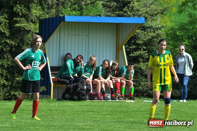 Zdjęcie w galerii na portalu naszraciborz.pl: Piłkarki z Gamowa bliskie sprawienia niespodzianki wiadomości z regionu