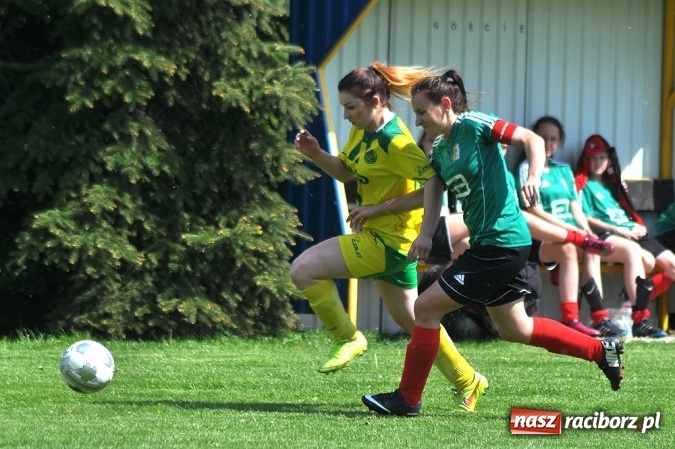 Zdjęcie w galerii na portalu naszraciborz.pl: Piłkarki z Gamowa bliskie sprawienia niespodzianki wiadomości z regionu