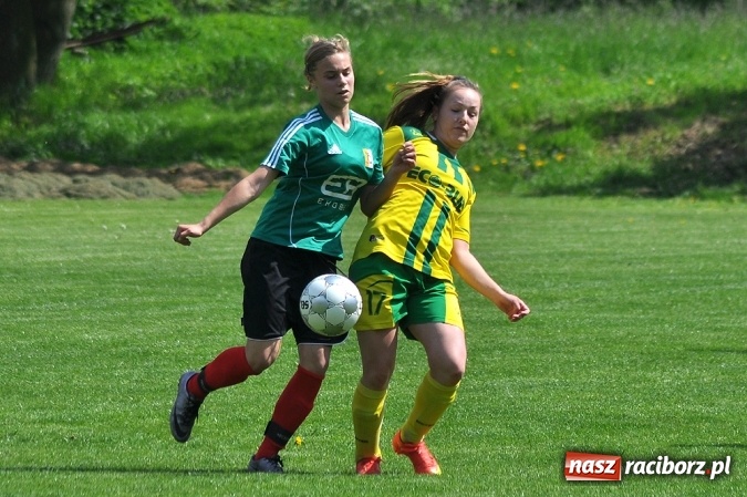 Zdjęcie w galerii na portalu naszraciborz.pl: Piłkarki z Gamowa bliskie sprawienia niespodzianki wiadomości z regionu
