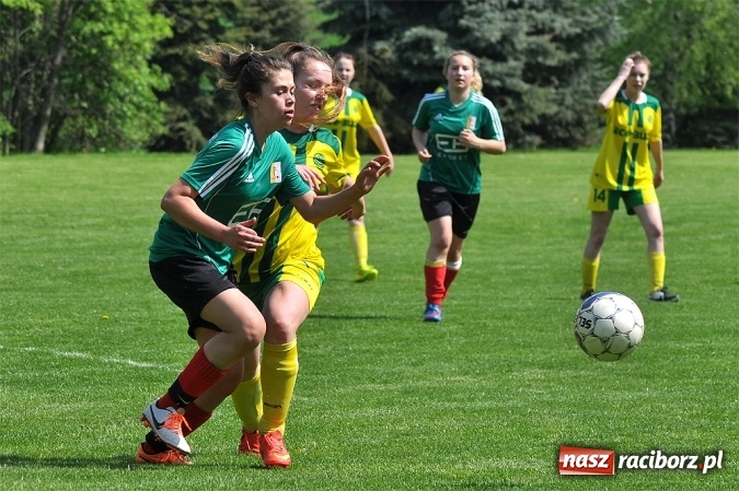 Zdjęcie w galerii na portalu naszraciborz.pl: Piłkarki z Gamowa bliskie sprawienia niespodzianki wiadomości z regionu