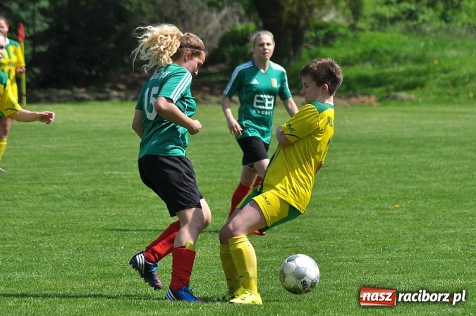 Zdjęcie w galerii na portalu naszraciborz.pl: Piłkarki z Gamowa bliskie sprawienia niespodzianki wiadomości z regionu