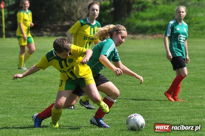 Zdjęcie w galerii na portalu naszraciborz.pl: Piłkarki z Gamowa bliskie sprawienia niespodzianki wiadomości z regionu