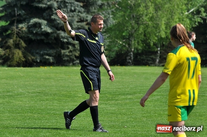 Zdjęcie w galerii na portalu naszraciborz.pl: Piłkarki z Gamowa bliskie sprawienia niespodzianki wiadomości z regionu