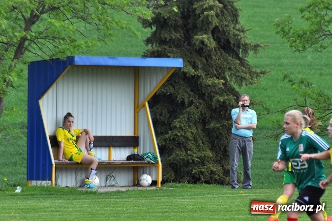 Zdjęcie w galerii na portalu naszraciborz.pl: Piłkarki z Gamowa bliskie sprawienia niespodzianki wiadomości z regionu