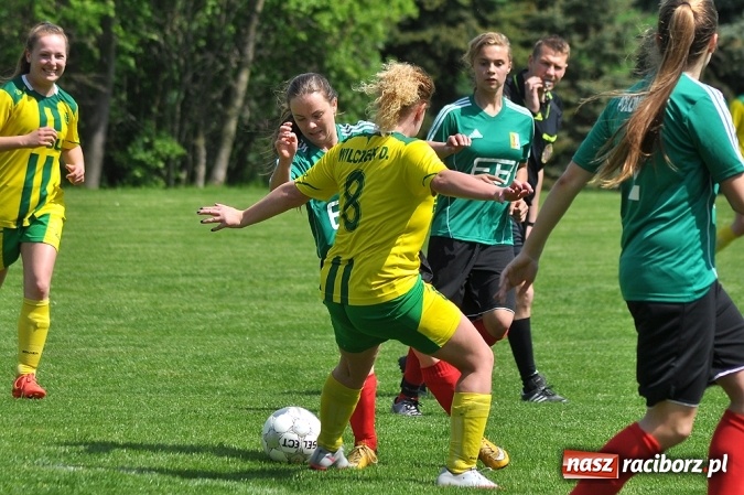 Zdjęcie w galerii na portalu naszraciborz.pl: Piłkarki z Gamowa bliskie sprawienia niespodzianki wiadomości z regionu