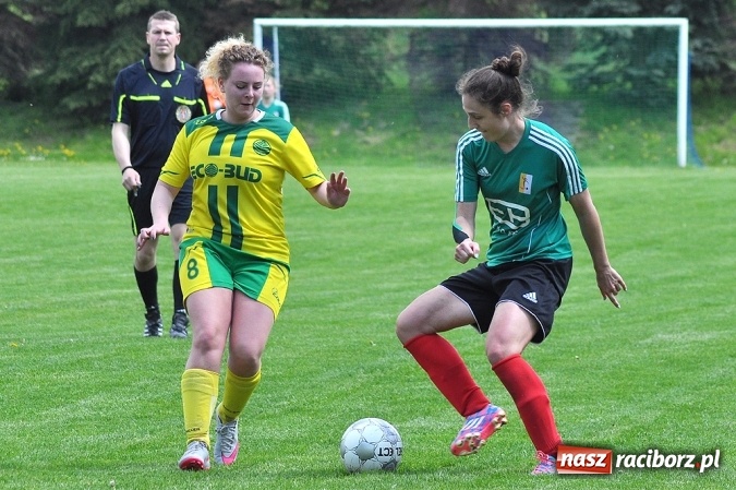 Zdjęcie w galerii na portalu naszraciborz.pl: Piłkarki z Gamowa bliskie sprawienia niespodzianki wiadomości z regionu