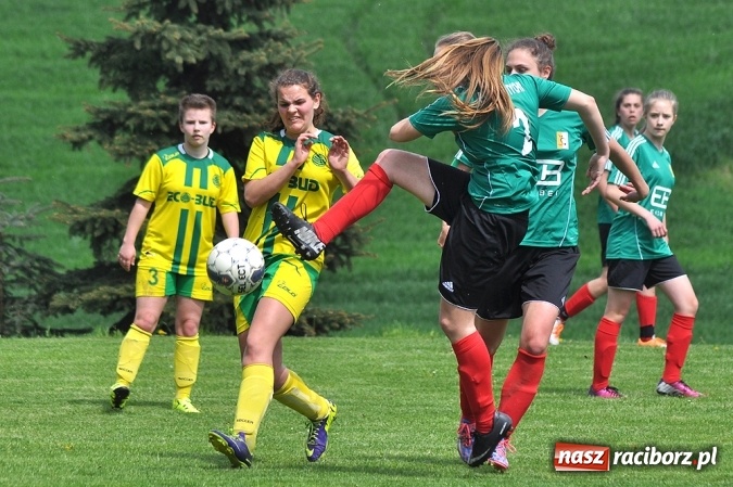 Zdjęcie w galerii na portalu naszraciborz.pl: Piłkarki z Gamowa bliskie sprawienia niespodzianki wiadomości z regionu