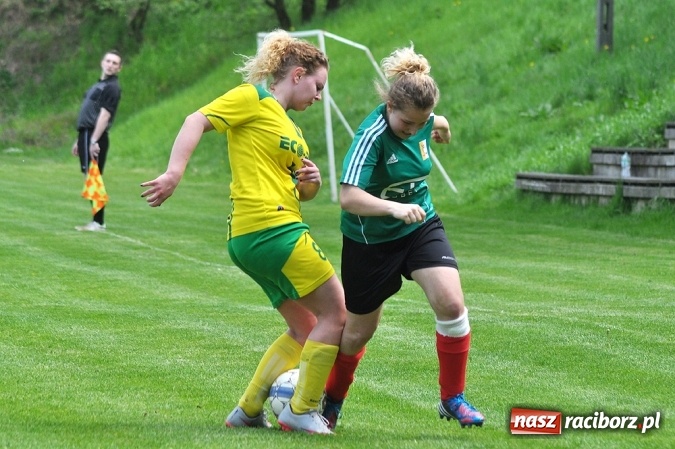 Zdjęcie w galerii na portalu naszraciborz.pl: Piłkarki z Gamowa bliskie sprawienia niespodzianki wiadomości z regionu
