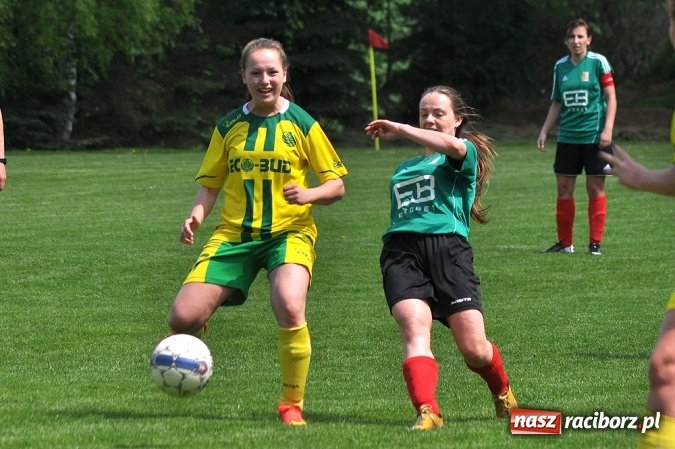 Zdjęcie w galerii na portalu naszraciborz.pl: Piłkarki z Gamowa bliskie sprawienia niespodzianki wiadomości z regionu