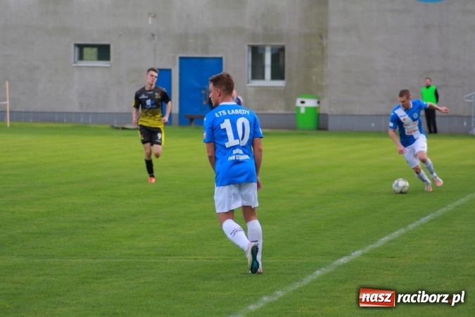 Zdjęcie w galerii na portalu naszraciborz.pl: LKS Krzyżanowice nie sprostał wiceliderowi wiadomości z regionu