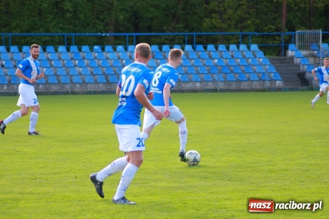 Zdjęcie w galerii na portalu naszraciborz.pl: LKS Krzyżanowice nie sprostał wiceliderowi wiadomości z regionu