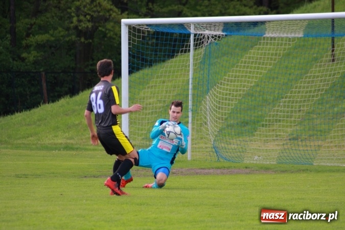 Zdjęcie w galerii na portalu naszraciborz.pl: LKS Krzyżanowice nie sprostał wiceliderowi wiadomości z regionu