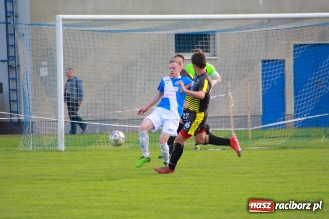 Zdjęcie w galerii na portalu naszraciborz.pl: LKS Krzyżanowice nie sprostał wiceliderowi wiadomości z regionu
