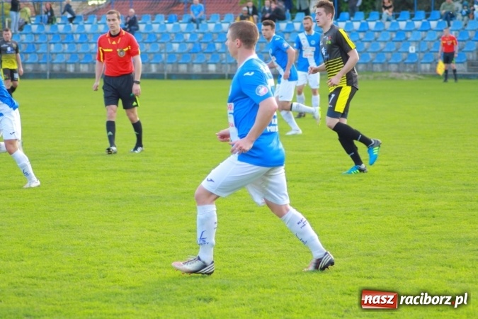 Zdjęcie w galerii na portalu naszraciborz.pl: LKS Krzyżanowice nie sprostał wiceliderowi wiadomości z regionu