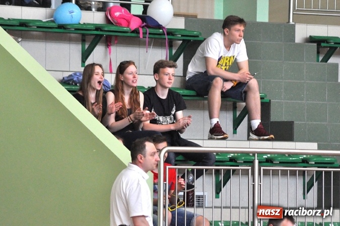 Zdjęcie w galerii na portalu naszraciborz.pl: XIX sezon Raciborskiej Ligi Piłki Siatkowej za nami. Nowiny i KKS Rybnik najlepsze wiadomości z regionu