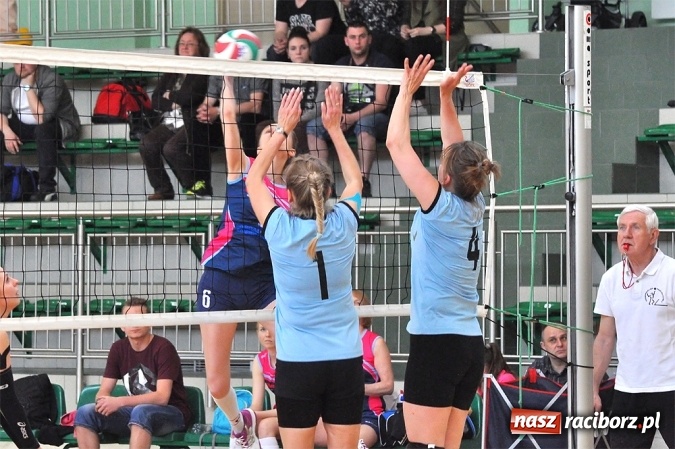 Zdjęcie w galerii na portalu naszraciborz.pl: XIX sezon Raciborskiej Ligi Piłki Siatkowej za nami. Nowiny i KKS Rybnik najlepsze wiadomości z regionu