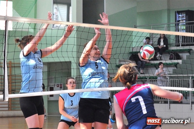 Zdjęcie w galerii na portalu naszraciborz.pl: XIX sezon Raciborskiej Ligi Piłki Siatkowej za nami. Nowiny i KKS Rybnik najlepsze wiadomości z regionu