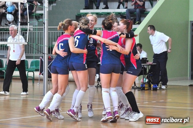 Zdjęcie w galerii na portalu naszraciborz.pl: XIX sezon Raciborskiej Ligi Piłki Siatkowej za nami. Nowiny i KKS Rybnik najlepsze wiadomości z regionu