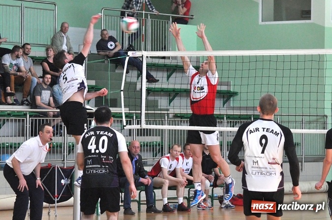Zdjęcie w galerii na portalu naszraciborz.pl: XIX sezon Raciborskiej Ligi Piłki Siatkowej za nami. Nowiny i KKS Rybnik najlepsze wiadomości z regionu