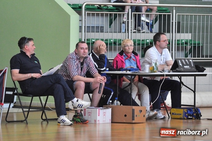 Zdjęcie w galerii na portalu naszraciborz.pl: XIX sezon Raciborskiej Ligi Piłki Siatkowej za nami. Nowiny i KKS Rybnik najlepsze wiadomości z regionu