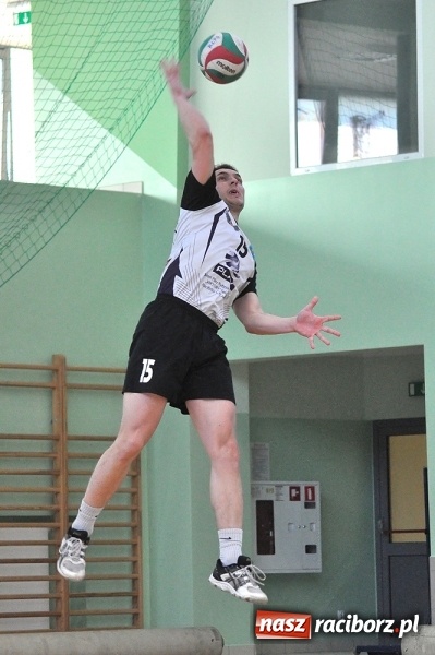 Zdjęcie w galerii na portalu naszraciborz.pl: XIX sezon Raciborskiej Ligi Piłki Siatkowej za nami. Nowiny i KKS Rybnik najlepsze wiadomości z regionu