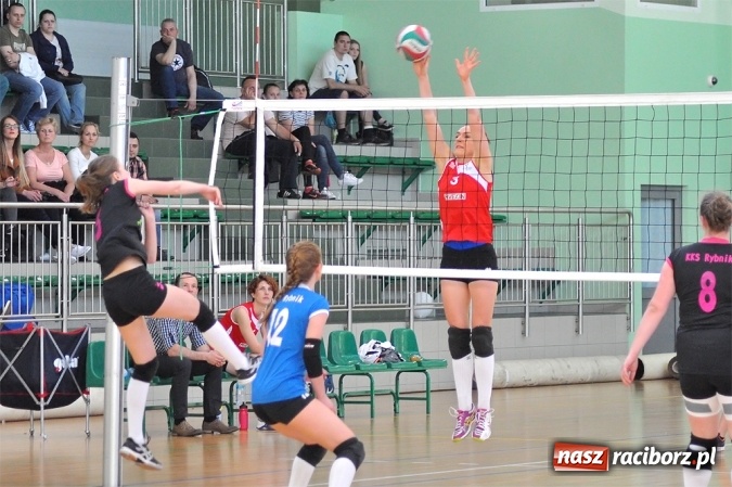 Zdjęcie w galerii na portalu naszraciborz.pl: XIX sezon Raciborskiej Ligi Piłki Siatkowej za nami. Nowiny i KKS Rybnik najlepsze wiadomości z regionu