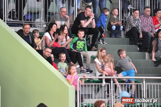 Zdjęcie w galerii na portalu naszraciborz.pl: XIX sezon Raciborskiej Ligi Piłki Siatkowej za nami. Nowiny i KKS Rybnik najlepsze wiadomości z regionu