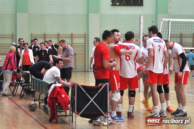 Zdjęcie w galerii na portalu naszraciborz.pl: XIX sezon Raciborskiej Ligi Piłki Siatkowej za nami. Nowiny i KKS Rybnik najlepsze wiadomości z regionu