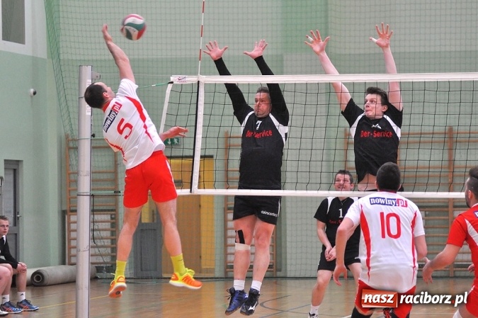Zdjęcie w galerii na portalu naszraciborz.pl: XIX sezon Raciborskiej Ligi Piłki Siatkowej za nami. Nowiny i KKS Rybnik najlepsze wiadomości z regionu