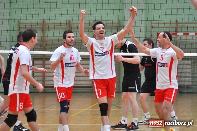 Zdjęcie w galerii na portalu naszraciborz.pl: XIX sezon Raciborskiej Ligi Piłki Siatkowej za nami. Nowiny i KKS Rybnik najlepsze wiadomości z regionu