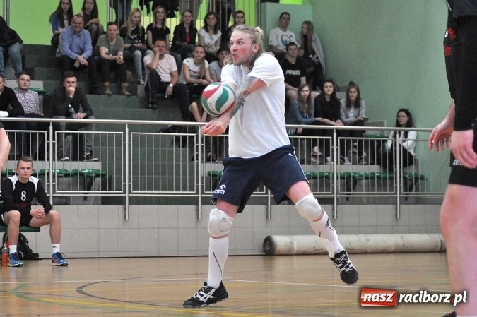 Zdjęcie w galerii na portalu naszraciborz.pl: XIX sezon Raciborskiej Ligi Piłki Siatkowej za nami. Nowiny i KKS Rybnik najlepsze wiadomości z regionu