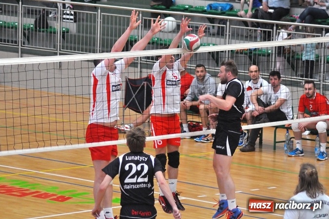 Zdjęcie w galerii na portalu naszraciborz.pl: XIX sezon Raciborskiej Ligi Piłki Siatkowej za nami. Nowiny i KKS Rybnik najlepsze wiadomości z regionu