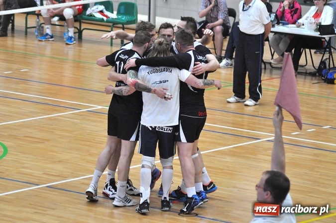 Zdjęcie w galerii na portalu naszraciborz.pl: XIX sezon Raciborskiej Ligi Piłki Siatkowej za nami. Nowiny i KKS Rybnik najlepsze wiadomości z regionu