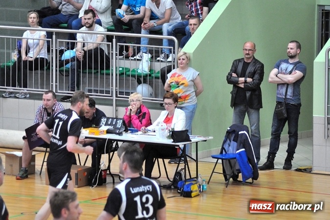 Zdjęcie w galerii na portalu naszraciborz.pl: XIX sezon Raciborskiej Ligi Piłki Siatkowej za nami. Nowiny i KKS Rybnik najlepsze wiadomości z regionu