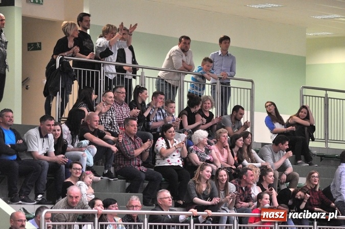 Zdjęcie w galerii na portalu naszraciborz.pl: XIX sezon Raciborskiej Ligi Piłki Siatkowej za nami. Nowiny i KKS Rybnik najlepsze wiadomości z regionu