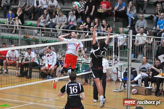 Zdjęcie w galerii na portalu naszraciborz.pl: XIX sezon Raciborskiej Ligi Piłki Siatkowej za nami. Nowiny i KKS Rybnik najlepsze wiadomości z regionu