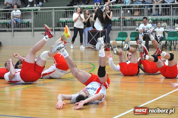 Zdjęcie w galerii na portalu naszraciborz.pl: XIX sezon Raciborskiej Ligi Piłki Siatkowej za nami. Nowiny i KKS Rybnik najlepsze wiadomości z regionu