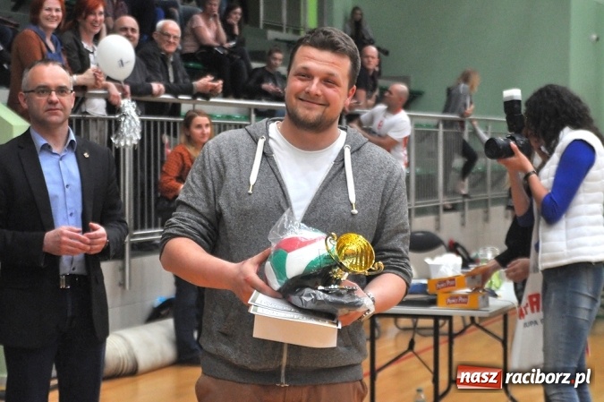 Zdjęcie w galerii na portalu naszraciborz.pl: XIX sezon Raciborskiej Ligi Piłki Siatkowej za nami. Nowiny i KKS Rybnik najlepsze wiadomości z regionu