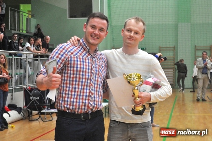 Zdjęcie w galerii na portalu naszraciborz.pl: XIX sezon Raciborskiej Ligi Piłki Siatkowej za nami. Nowiny i KKS Rybnik najlepsze wiadomości z regionu