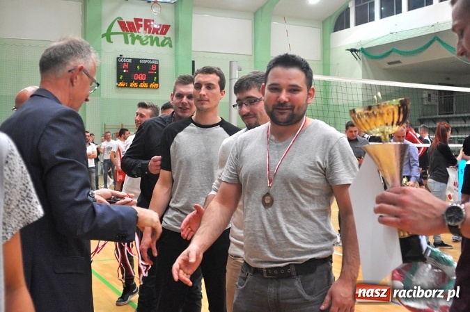 Zdjęcie w galerii na portalu naszraciborz.pl: XIX sezon Raciborskiej Ligi Piłki Siatkowej za nami. Nowiny i KKS Rybnik najlepsze wiadomości z regionu
