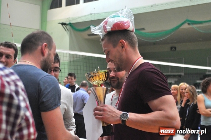 Zdjęcie w galerii na portalu naszraciborz.pl: XIX sezon Raciborskiej Ligi Piłki Siatkowej za nami. Nowiny i KKS Rybnik najlepsze wiadomości z regionu