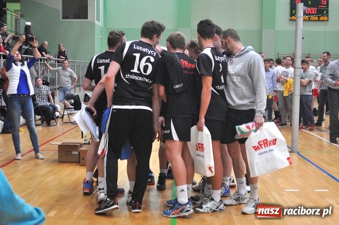 Zdjęcie w galerii na portalu naszraciborz.pl: XIX sezon Raciborskiej Ligi Piłki Siatkowej za nami. Nowiny i KKS Rybnik najlepsze wiadomości z regionu