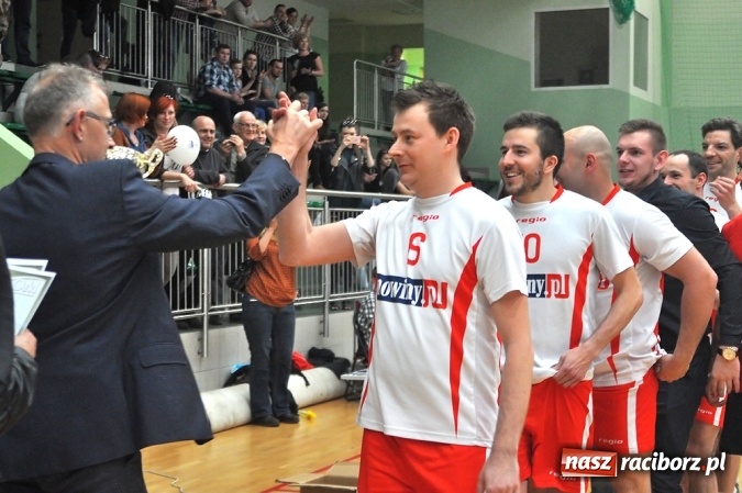 Zdjęcie w galerii na portalu naszraciborz.pl: XIX sezon Raciborskiej Ligi Piłki Siatkowej za nami. Nowiny i KKS Rybnik najlepsze wiadomości z regionu