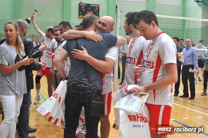 Zdjęcie w galerii na portalu naszraciborz.pl: XIX sezon Raciborskiej Ligi Piłki Siatkowej za nami. Nowiny i KKS Rybnik najlepsze wiadomości z regionu