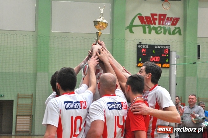 Zdjęcie w galerii na portalu naszraciborz.pl: XIX sezon Raciborskiej Ligi Piłki Siatkowej za nami. Nowiny i KKS Rybnik najlepsze wiadomości z regionu