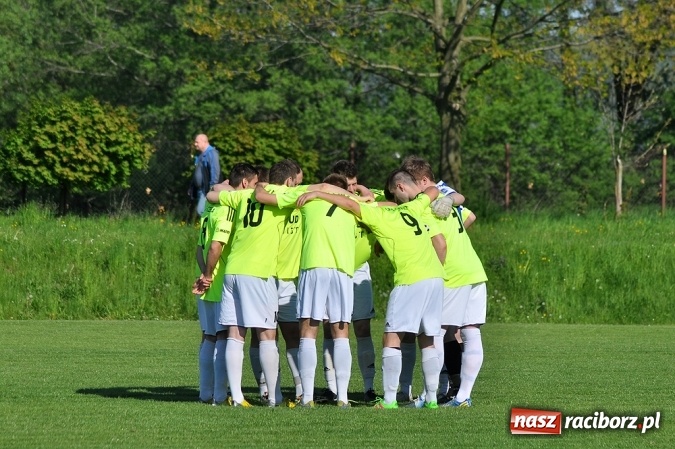 Zdjęcie w galerii na portalu naszraciborz.pl: Rafako uległo Zameczkowi z Czernicy wiadomości z regionu