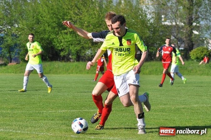 Zdjęcie w galerii na portalu naszraciborz.pl: Rafako uległo Zameczkowi z Czernicy wiadomości z regionu