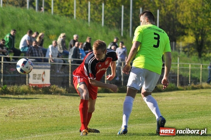 Zdjęcie w galerii na portalu naszraciborz.pl: Rafako uległo Zameczkowi z Czernicy wiadomości z regionu