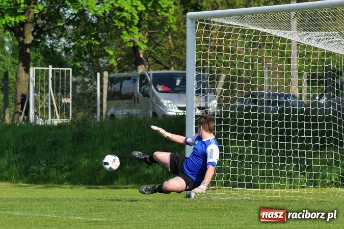 Zdjęcie w galerii na portalu naszraciborz.pl: Rafako uległo Zameczkowi z Czernicy wiadomości z regionu